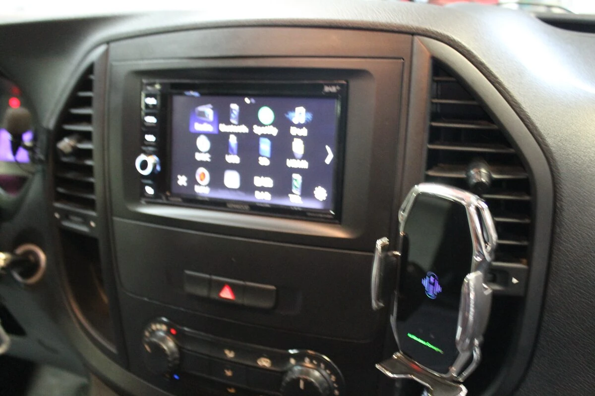 Mercedes Vito : Kenwood DNX419DABS avec CarPlay et Android Auto