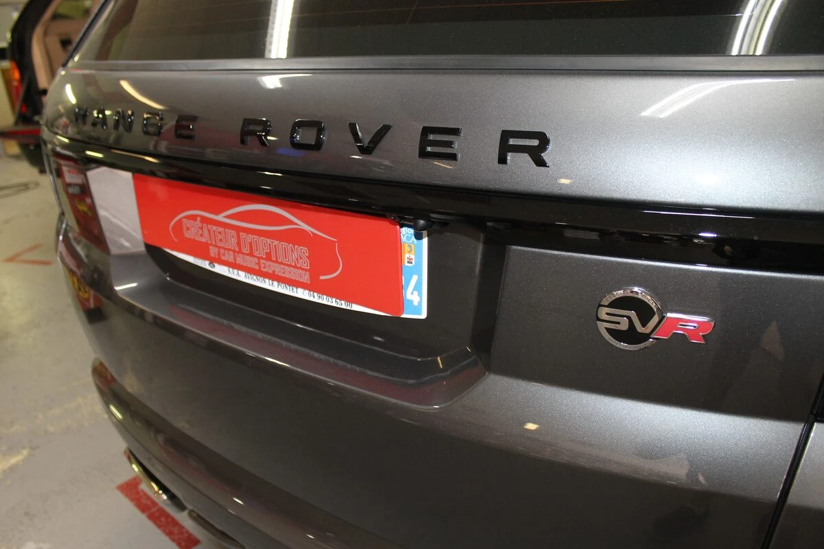 Range Rover Sport SVR : Coyote branché proprement sur la boîte à fusibles