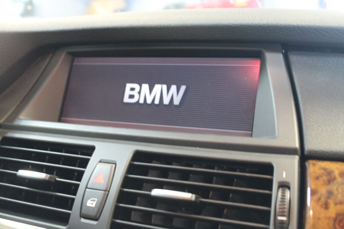 BMW X5 E70 : création d'option Bluetooth A2DP sur l'écran d'origine