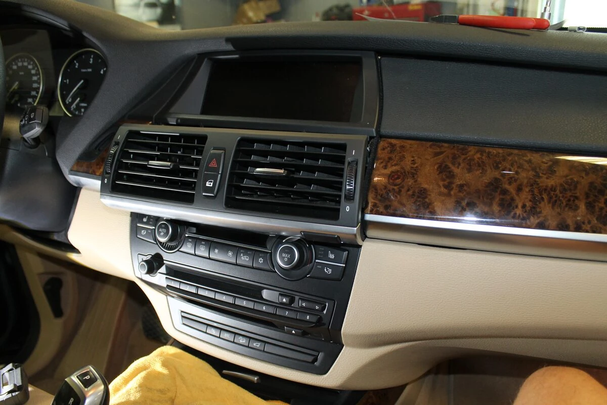 BMW X5 E70 : création d'option Bluetooth A2DP sur l'écran d'origine