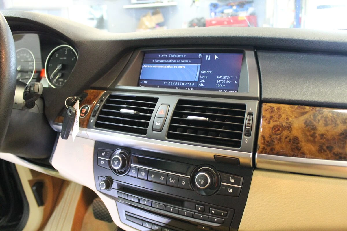 BMW X5 E70 : création d'option Bluetooth A2DP sur l'écran d'origine