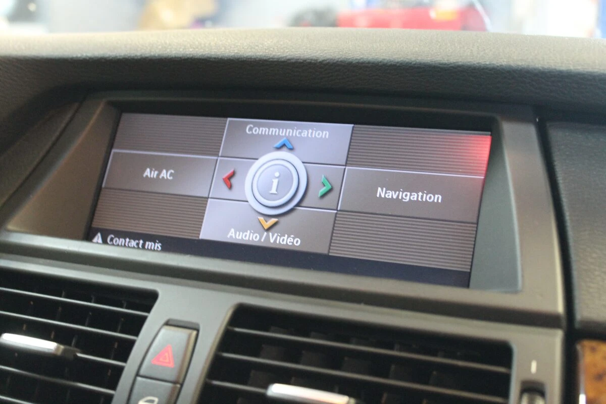BMW X5 E70 : création d'option Bluetooth A2DP sur l'écran d'origine
