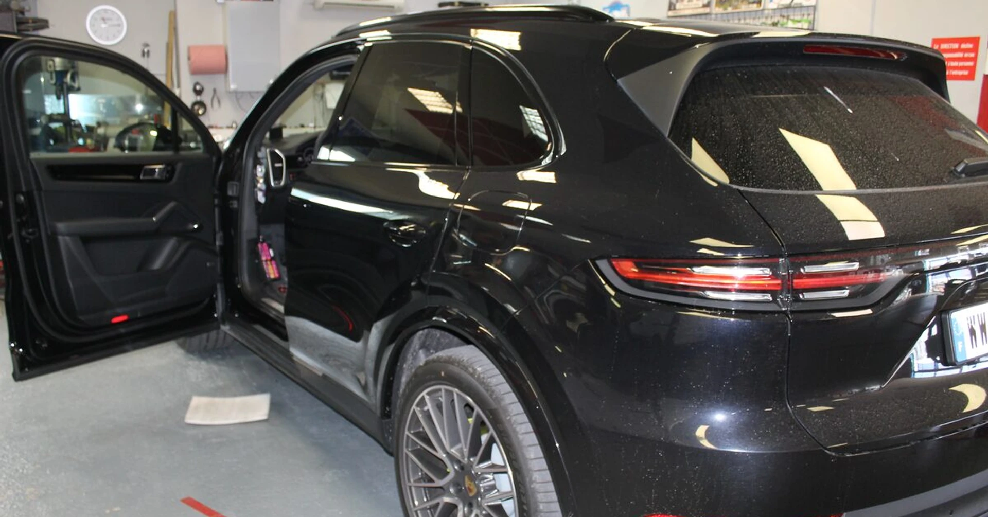 Porsche Cayenne 2020 : Coyote Mini à câble invisible