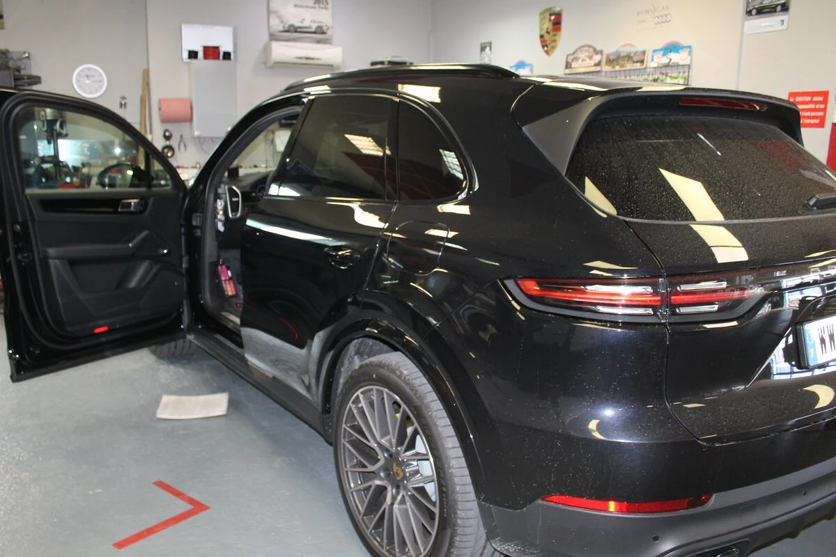 Porsche Cayenne hybride : Coyote Mini à l'alimentation invisible