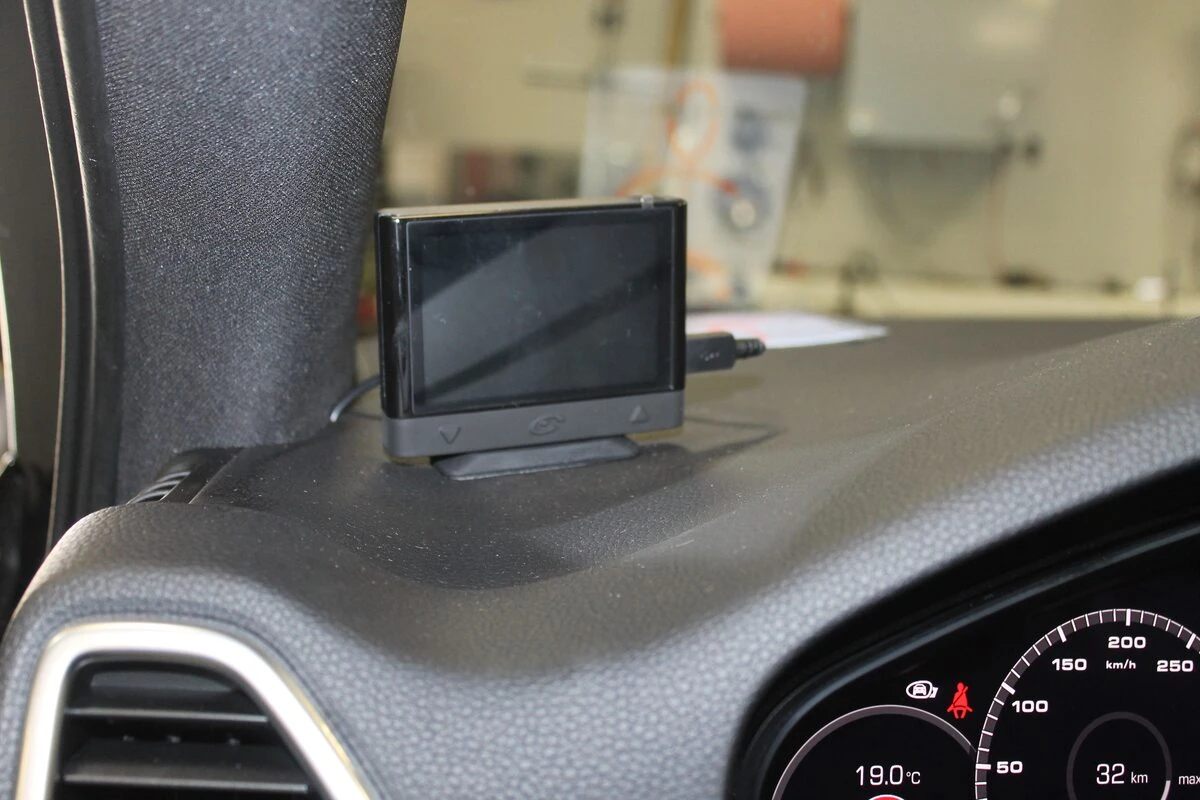 Porsche Cayenne hybride : Coyote Mini à l'alimentation invisible