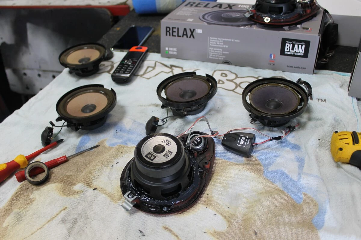 Porsche 996 Carrera cabriolet : Kenwood, BLAM et caméra de recul