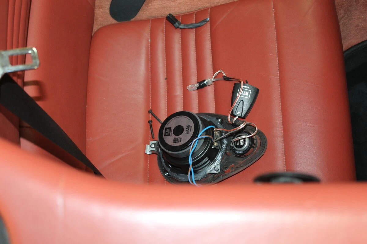 Porsche 996 Carrera cabriolet : Kenwood, BLAM et caméra de recul