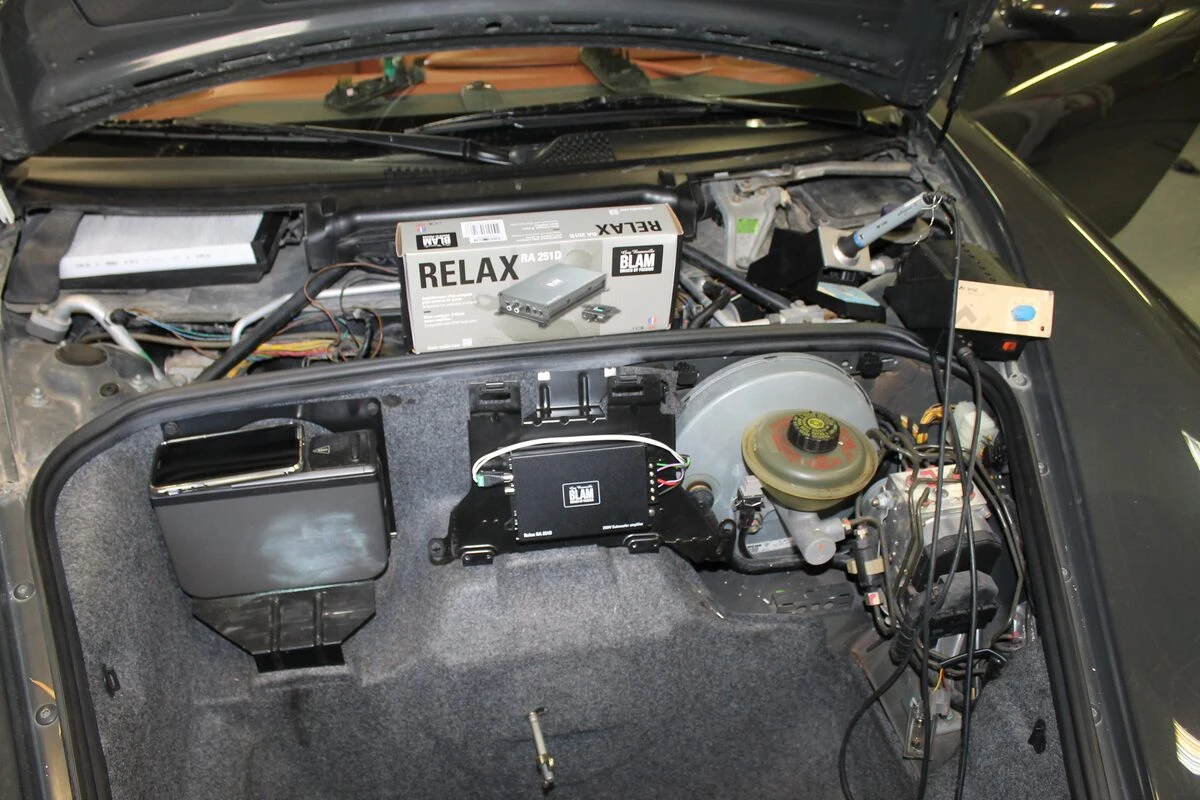Porsche 996 Carrera cabriolet : Kenwood, BLAM et caméra de recul