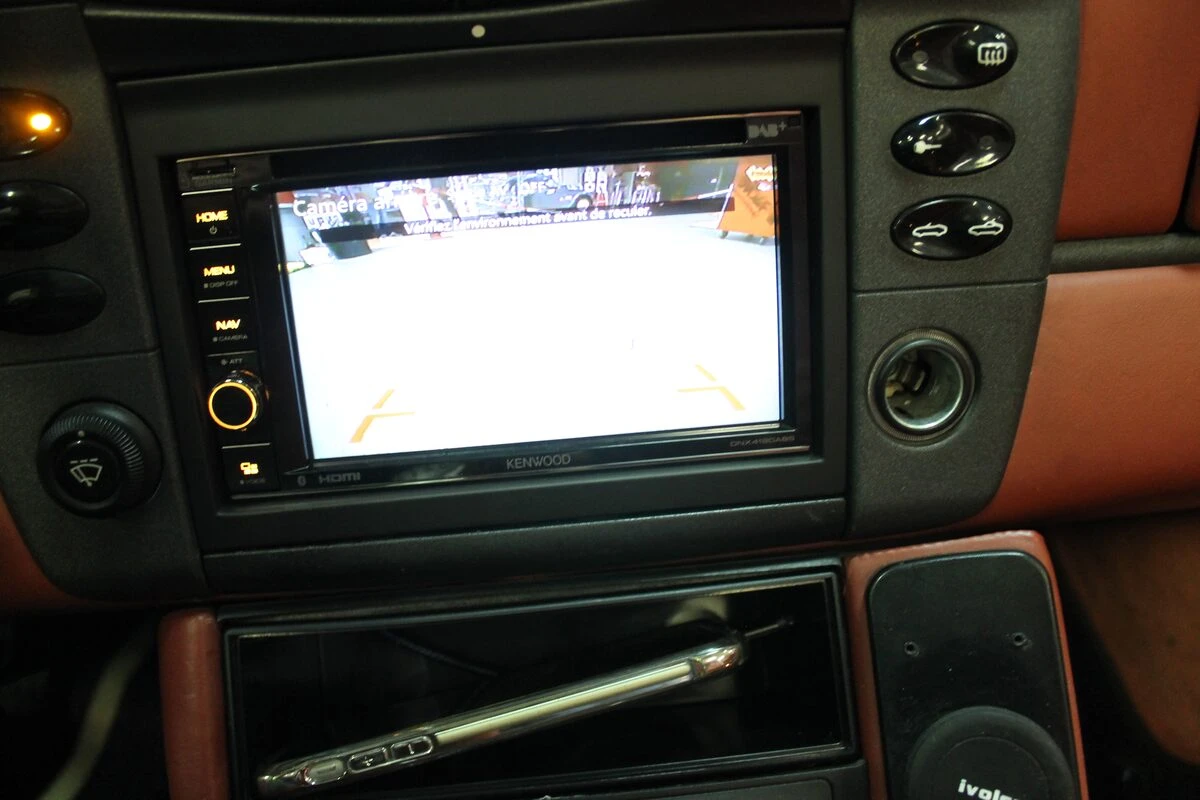 Porsche 996 Carrera cabriolet : Kenwood, BLAM et caméra de recul