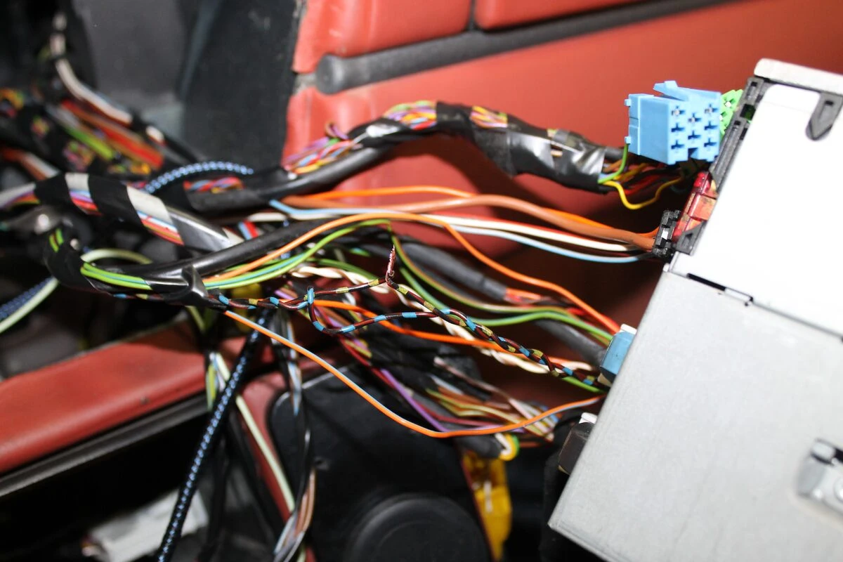 Porsche 996 Carrera cabriolet : Kenwood, BLAM et caméra de recul