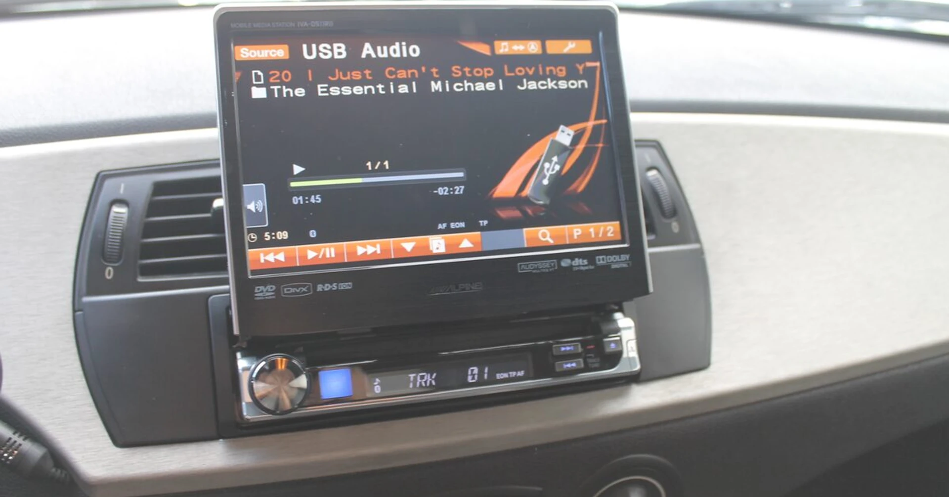 BMW Z4 : autoradio GPS Alpine et caméra de recul