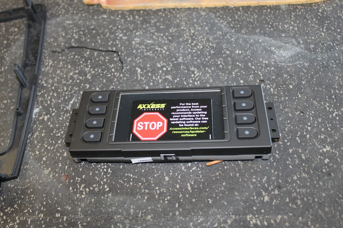 Ford Mustang 2011 : GPS Kenwood, platine de chauffage électronique et jantes 20 pouces