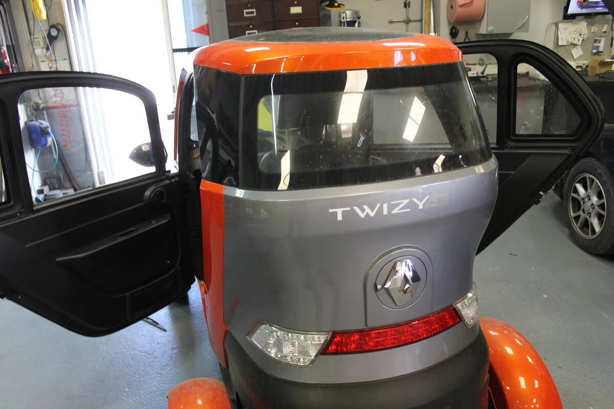 Renault Twizy : autoradio JVC Bluetooth
