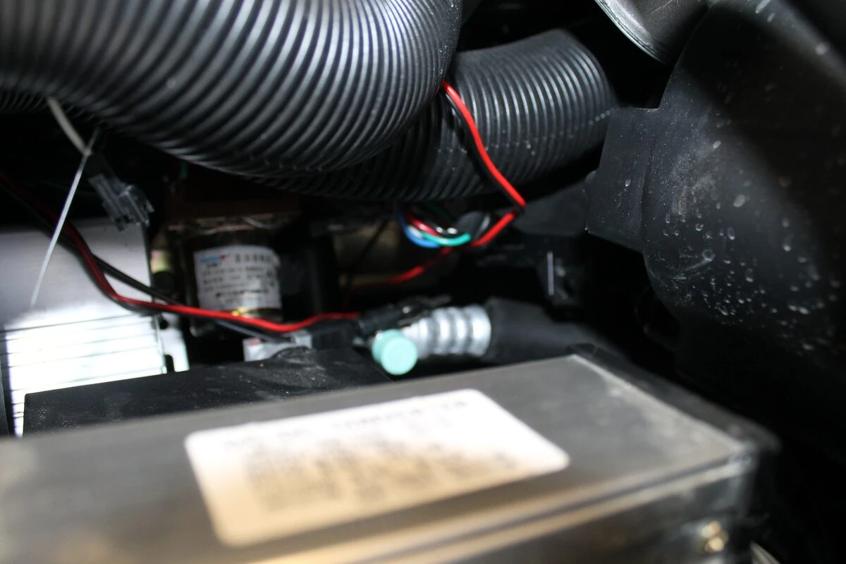 Renault Twizy : autoradio JVC Bluetooth