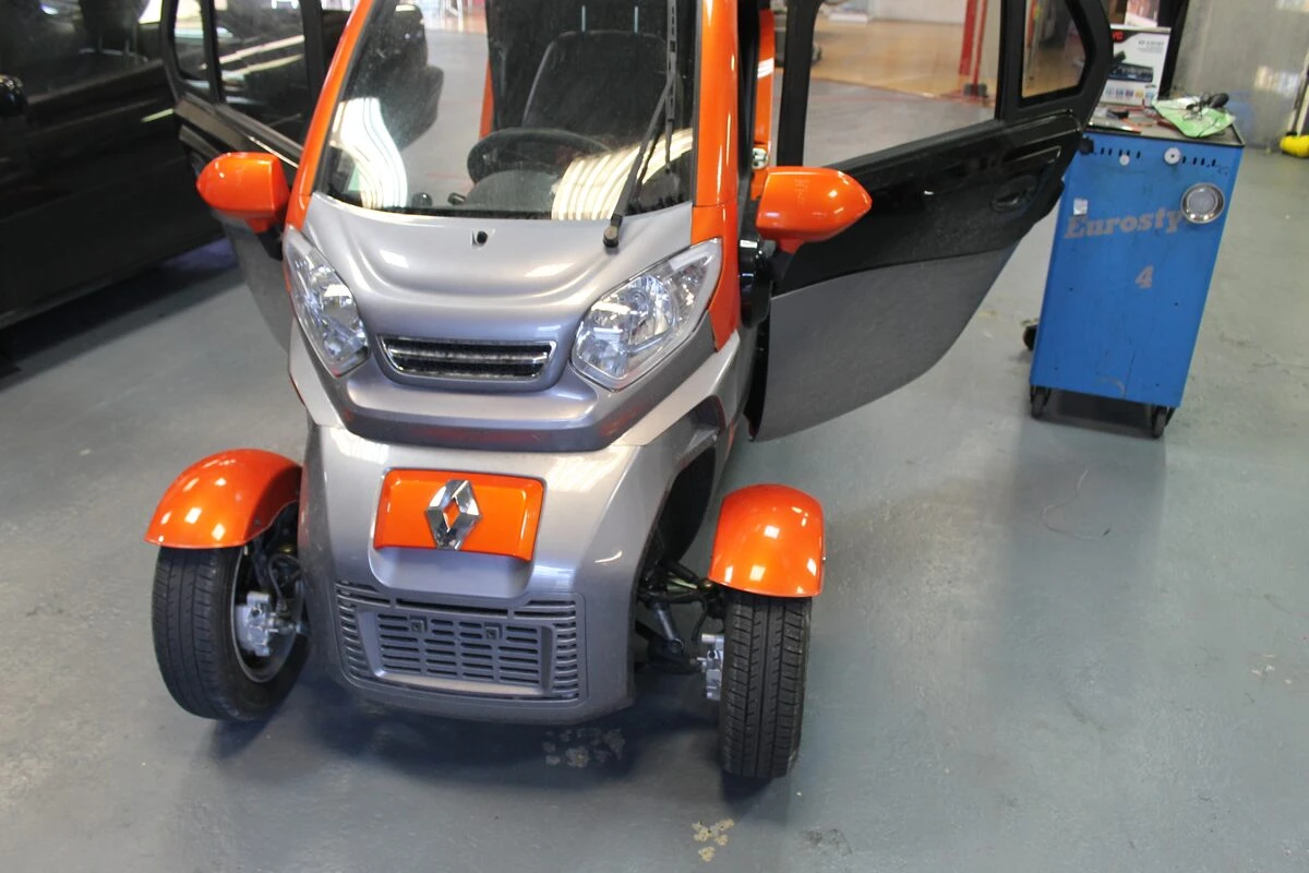 Renault Twizy : autoradio JVC Bluetooth