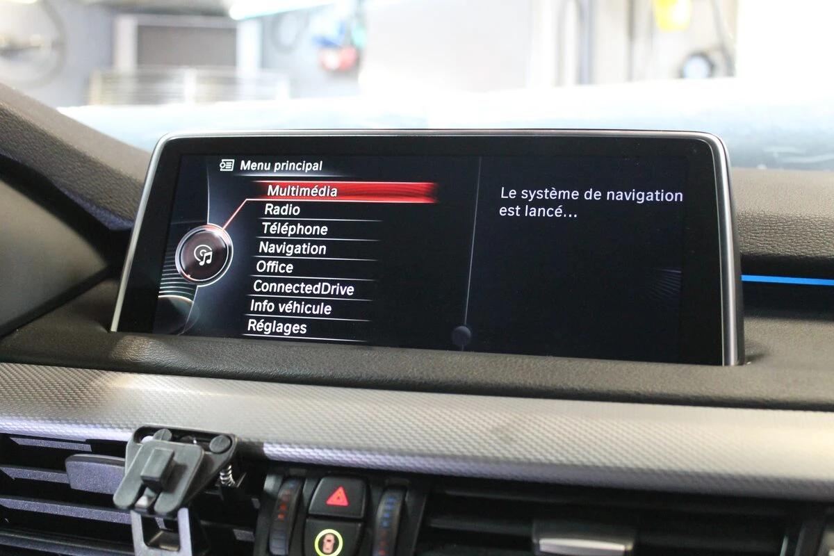 BMW X5 F15 : Apple CarPlay sur l'écran d'origine