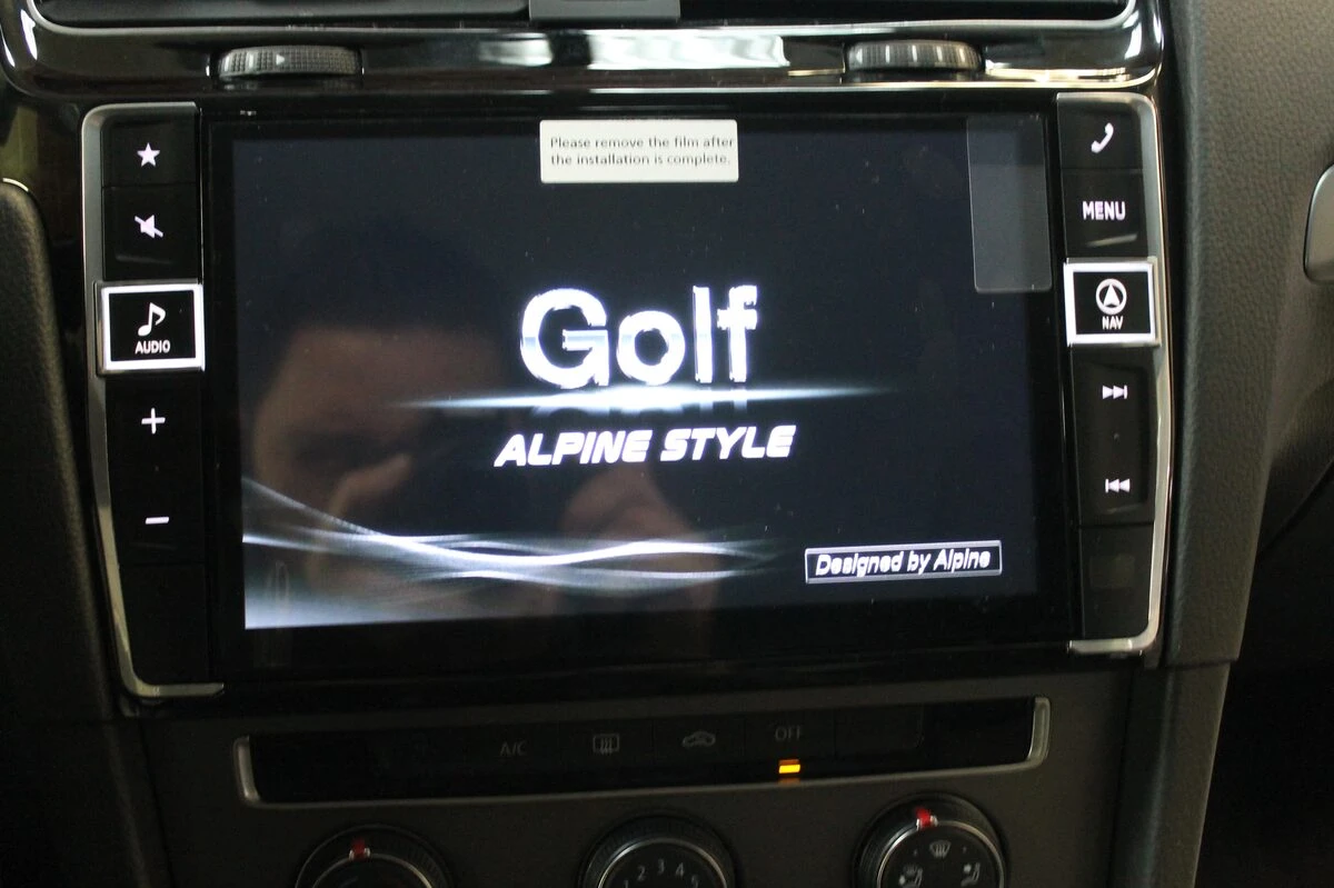 Volkswagen Golf 7 : autoradio GPS Alpine 9 pouces