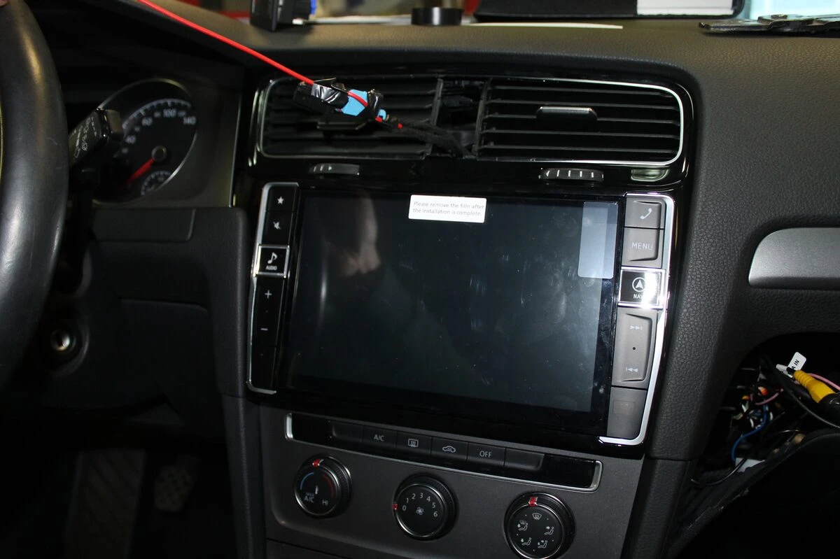 Volkswagen Golf 7 : autoradio GPS Alpine 9 pouces