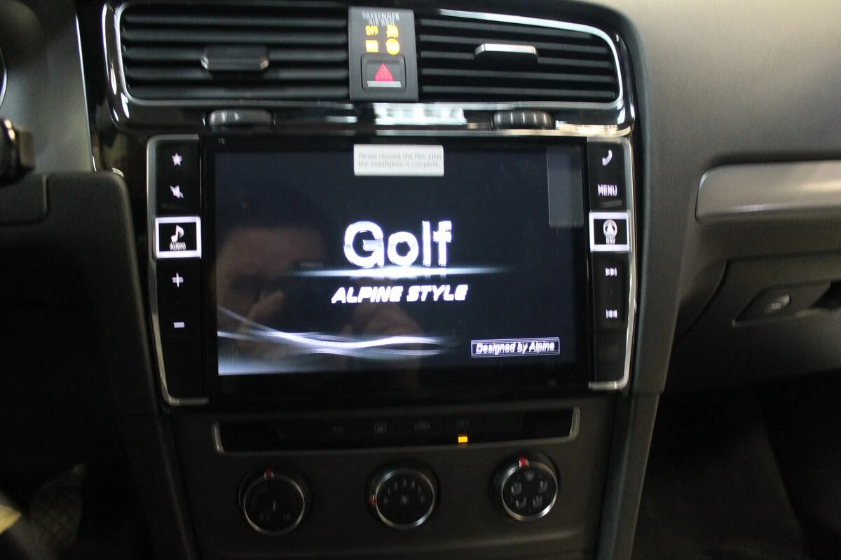 Volkswagen Golf 7 : autoradio GPS Alpine 9 pouces