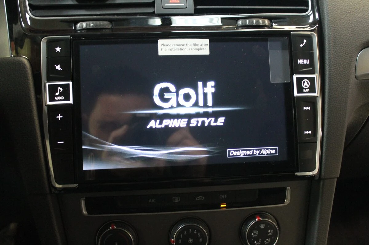 Volkswagen Golf 7 : autoradio GPS Alpine 9 pouces