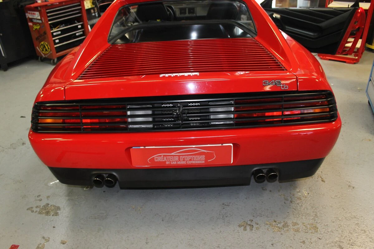 Ferrari 348 : nouvelle alarme logée dans le boîtier d'origine