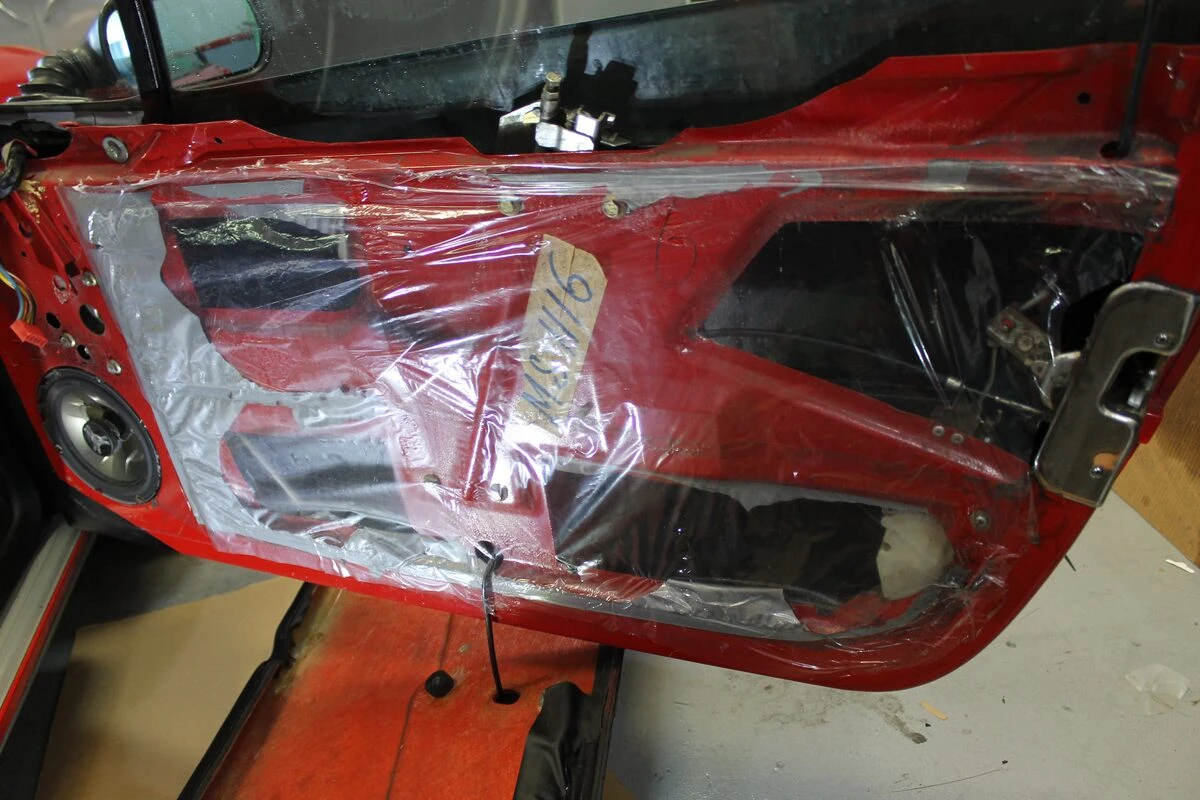 Ferrari 328 GTS : haut-parleurs BLAM et fermeture centralisée