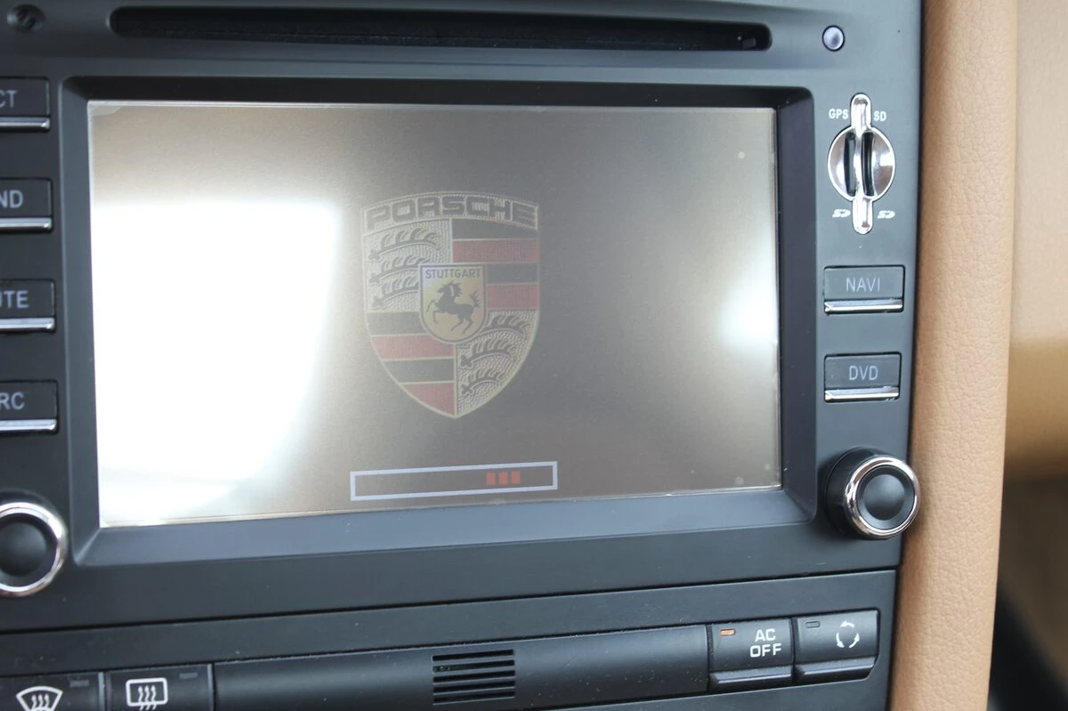 Porsche Cayman : autoradio GPS avec alertes radars
