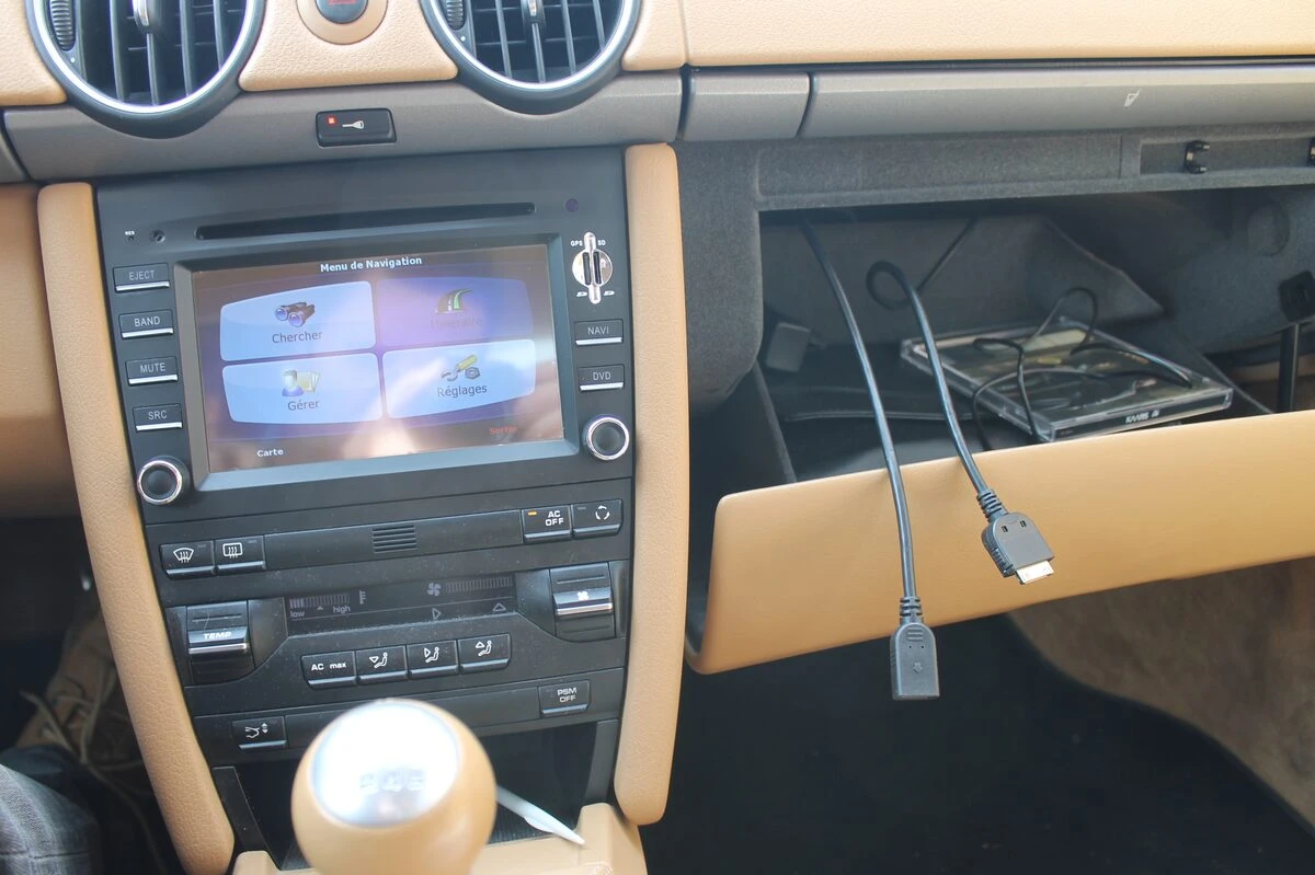 Porsche Cayman : autoradio GPS avec alertes radars