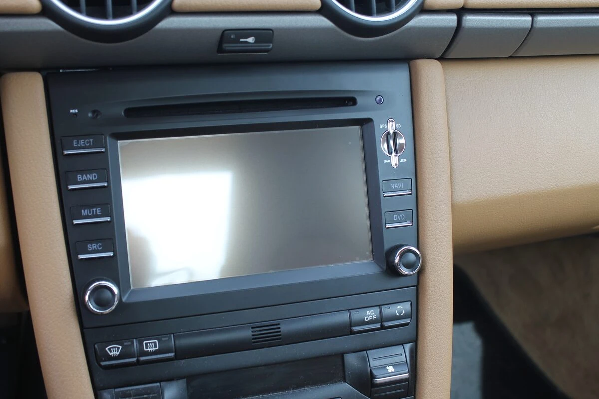Porsche Cayman : autoradio GPS avec alertes radars