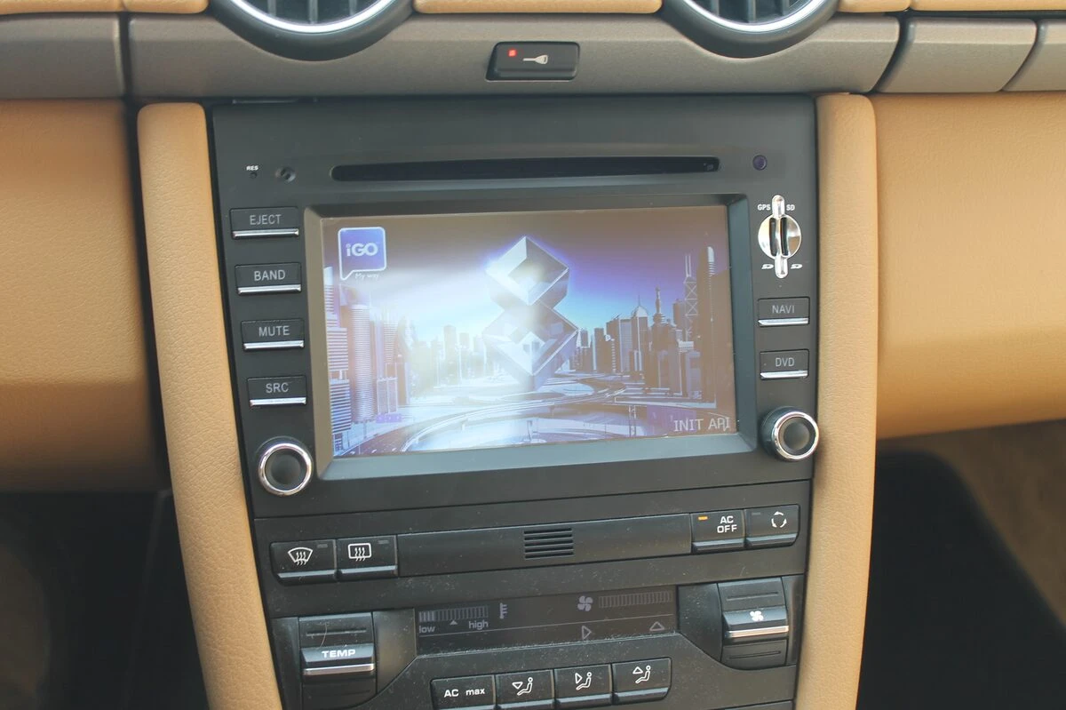 Porsche Cayman : autoradio GPS avec alertes radars