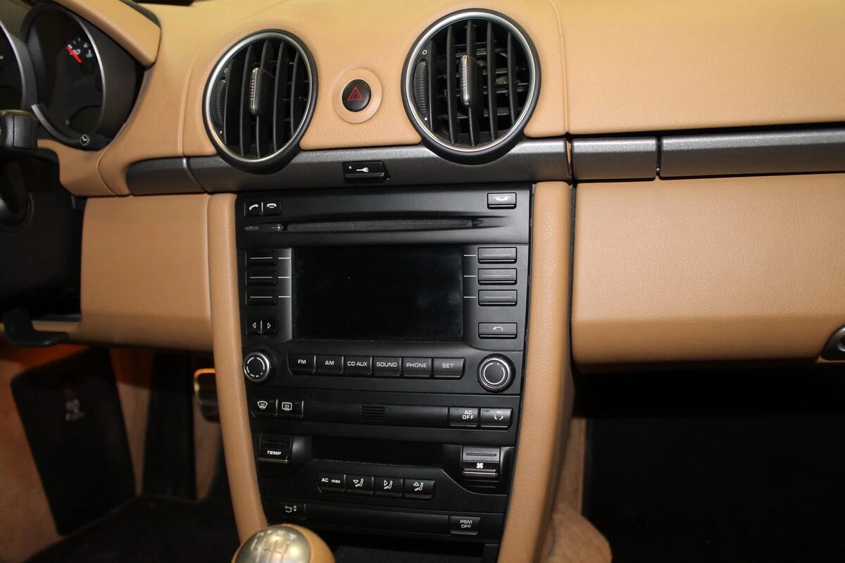 Porsche Cayman : autoradio GPS avec alertes radars