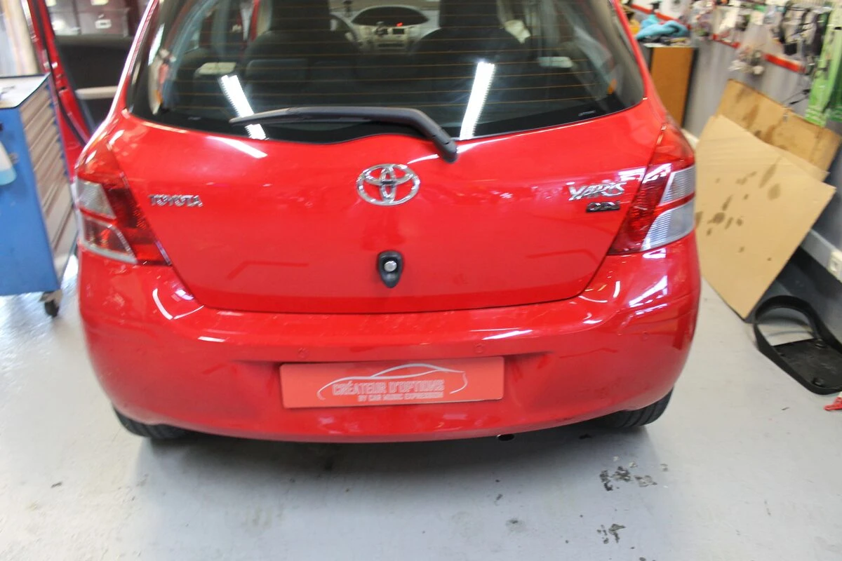 Toyota Yaris : autoradio Kenwood DDX4018BT à écran tactile