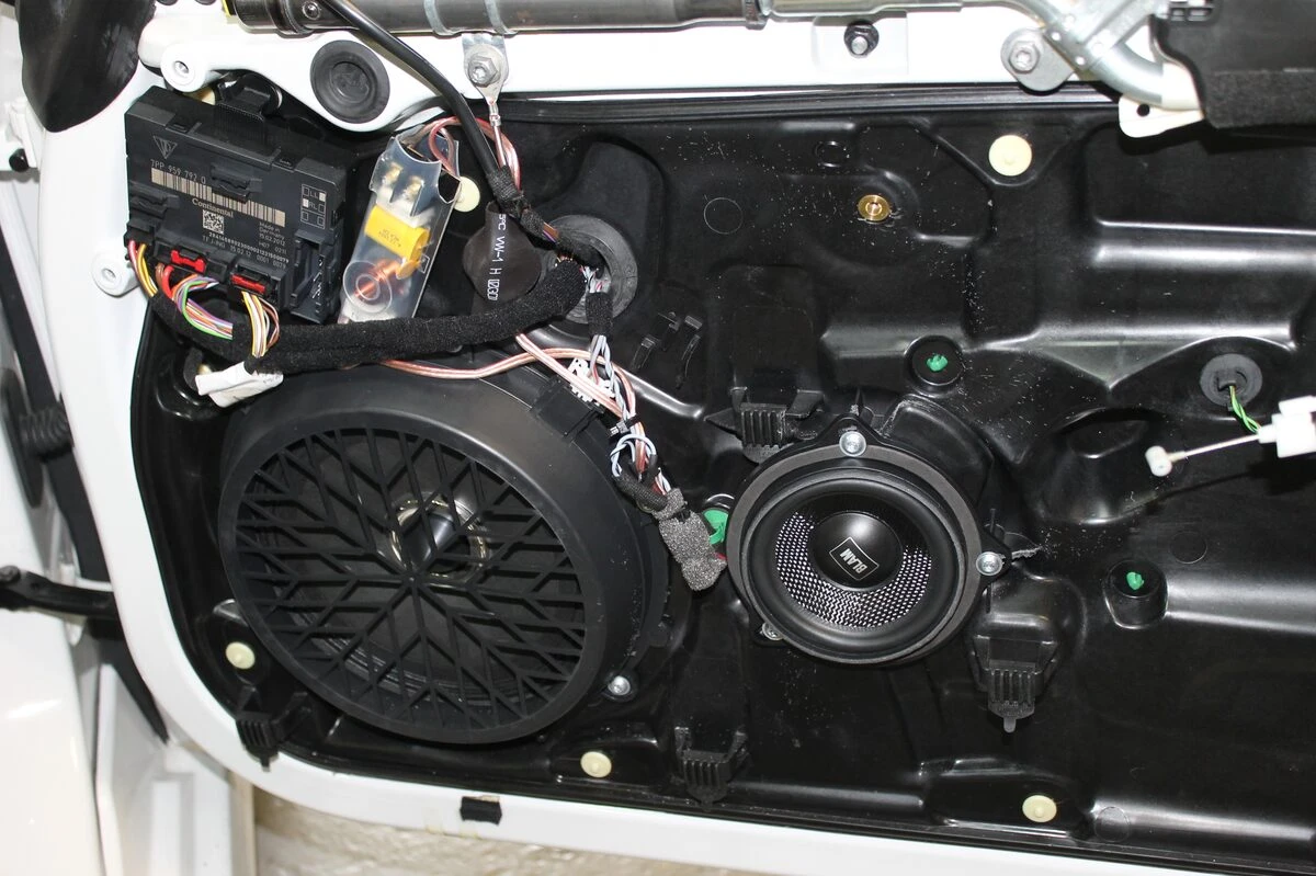 Porsche Boxster 2014 : système hi-fi complet sur mesure