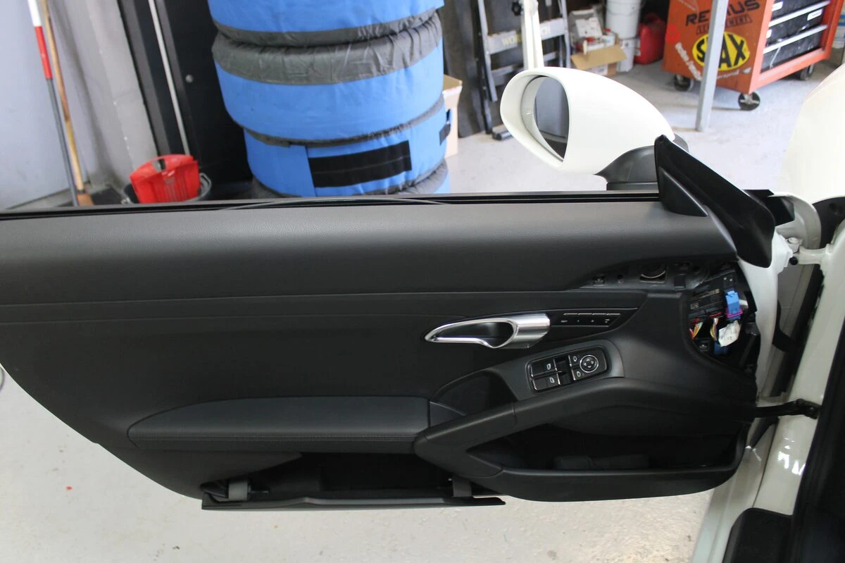 Porsche Boxster 2014 : système hi-fi complet sur mesure