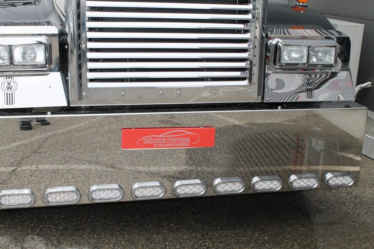 Kenworth : début d'une sonorisation complète BLAM et Rockford Fosgate