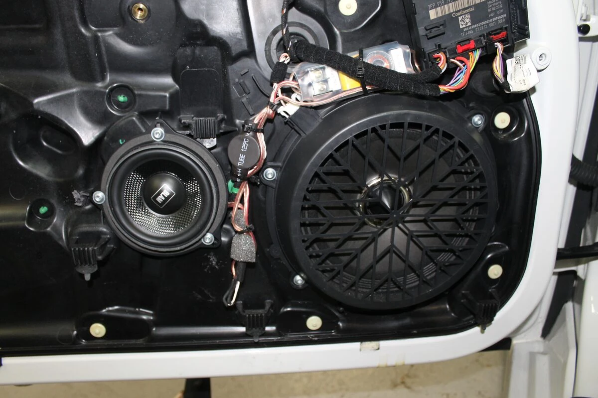 Porsche Boxster 2014 : système hi-fi complet sur mesure