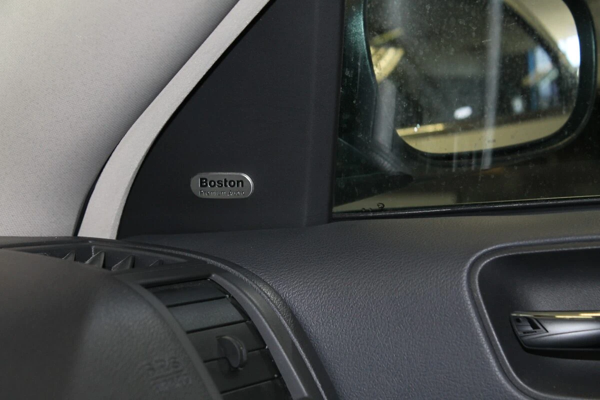 Chrysler 300C : GPS Kenwood et écrans d'appuie-tête