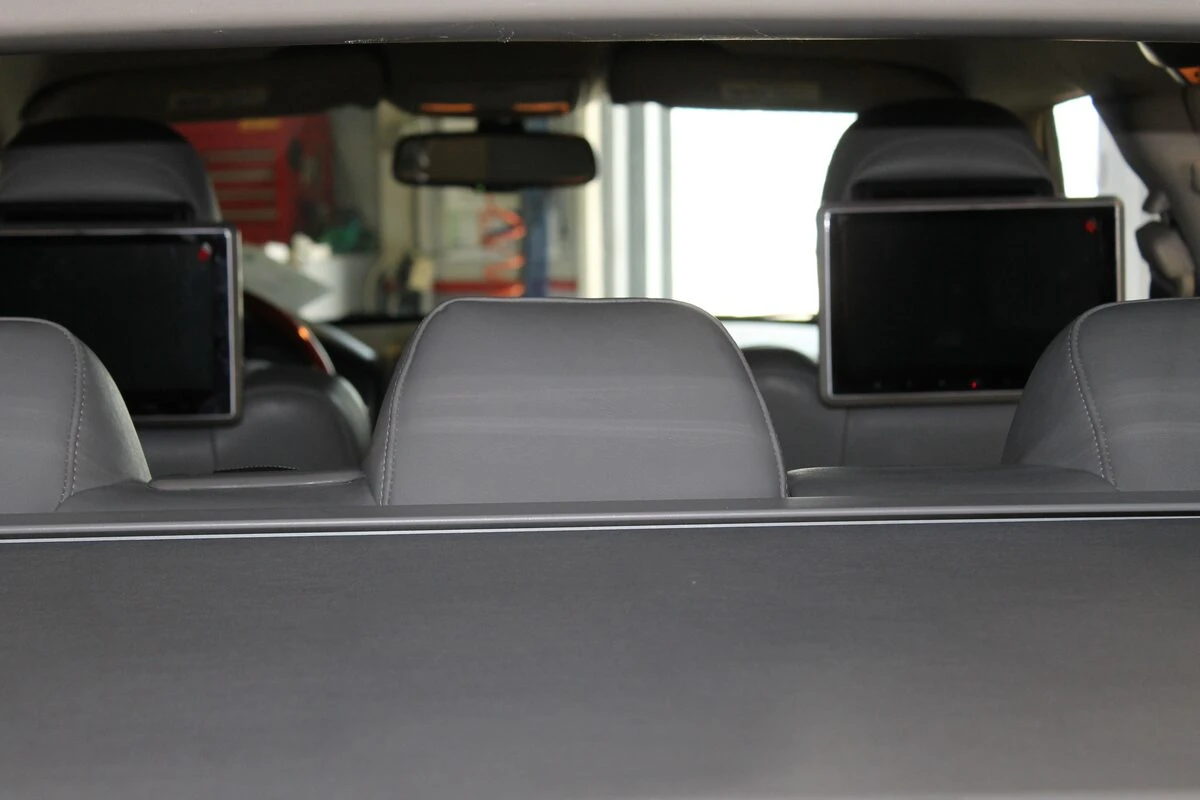 Chrysler 300C : GPS Kenwood et écrans d'appuie-tête