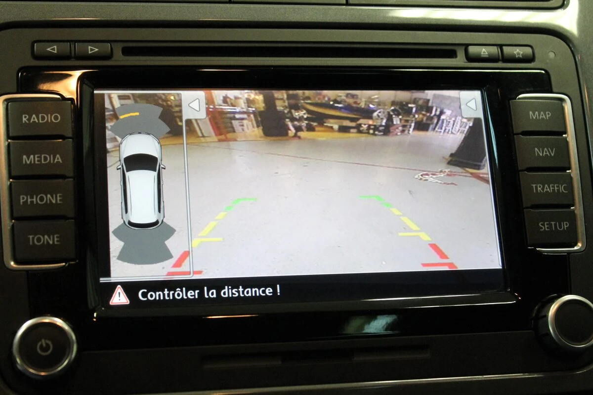 Volkswagen Tiguan 2014 : caméra de recul et aide au stationnement sur RNS 315