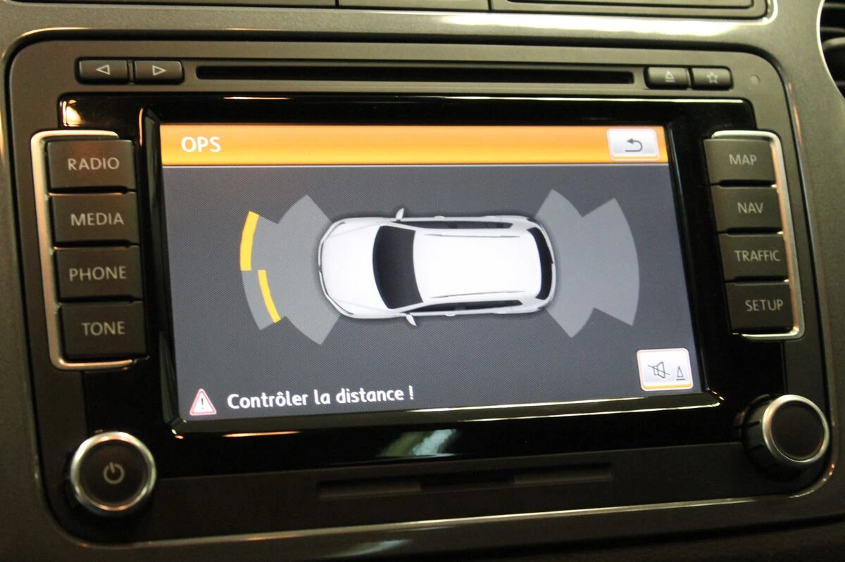 Volkswagen Tiguan 2014 : caméra de recul et aide au stationnement sur RNS 315