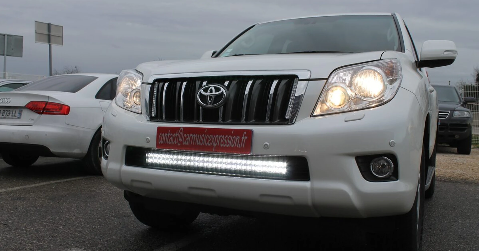 Toyota Land Cruiser : barre LED 80 cm et feux de jour