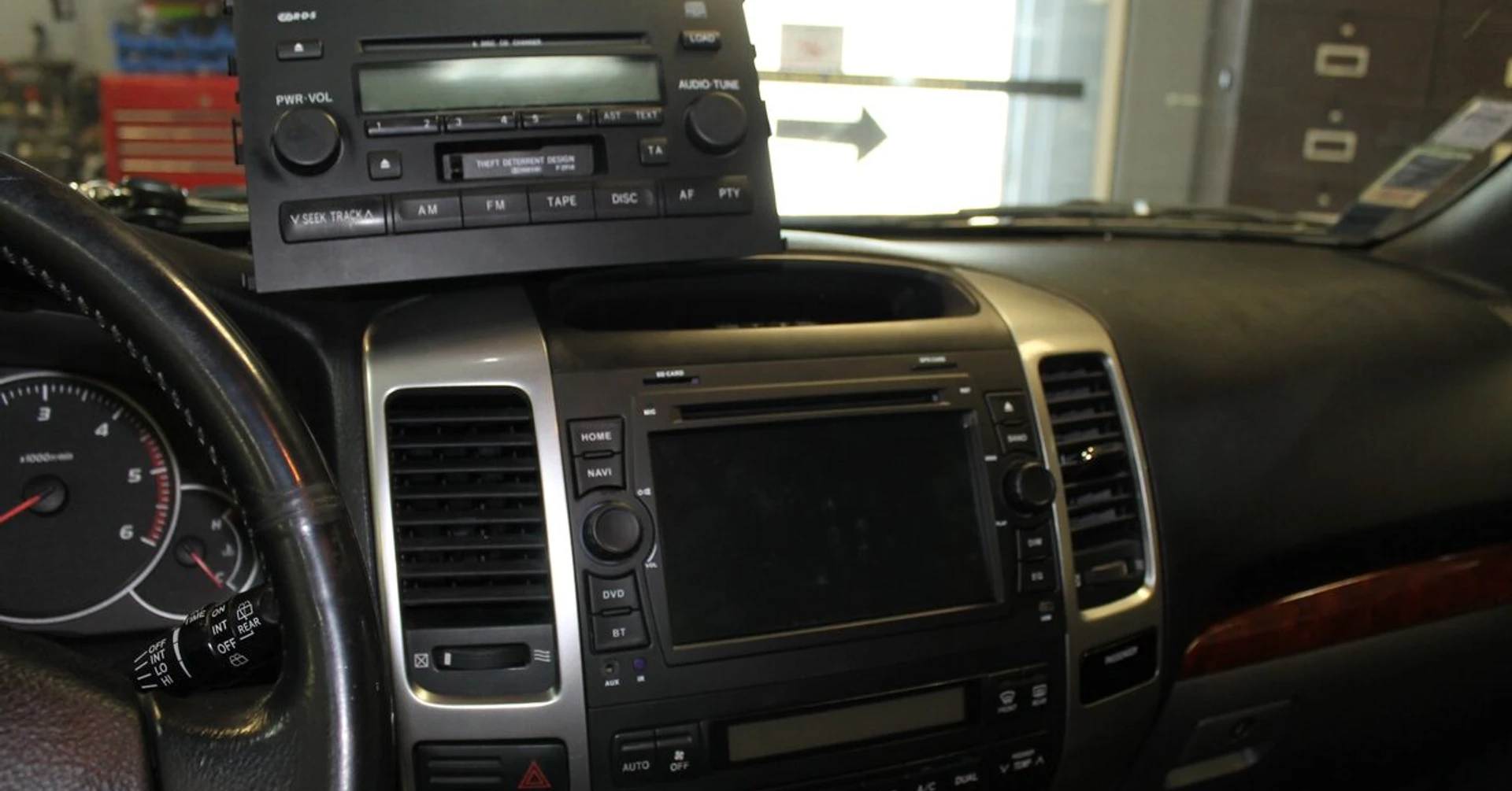 Toyota Land Cruiser : autoradio GPS et caméra de recul
