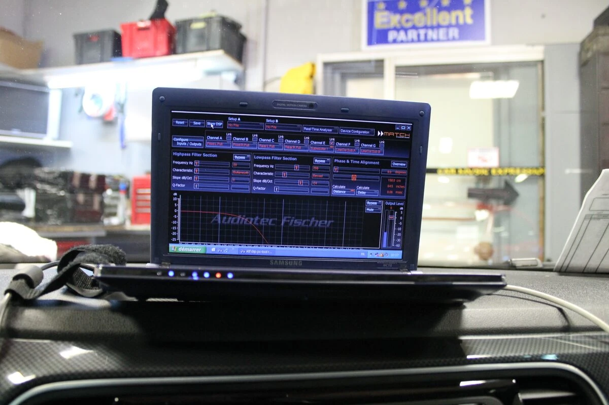 Volkswagen Beetle : ampli DSP Match, caisson et BLAM Live 165.85