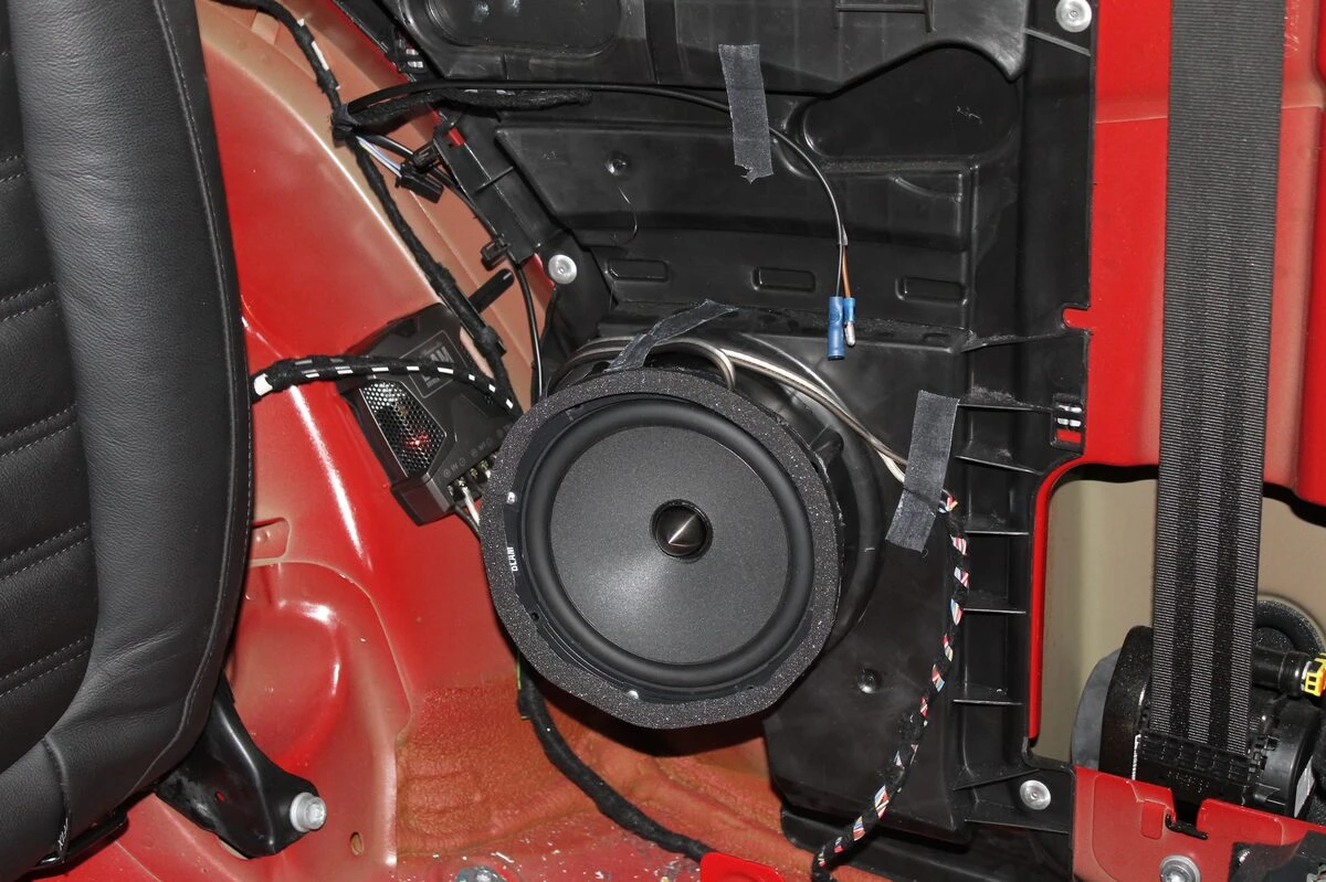 Volkswagen Beetle : ampli DSP Match, caisson et BLAM Live 165.85