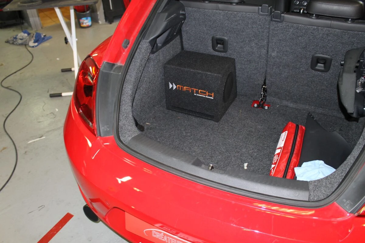 Volkswagen Beetle : ampli DSP Match, caisson et BLAM Live 165.85