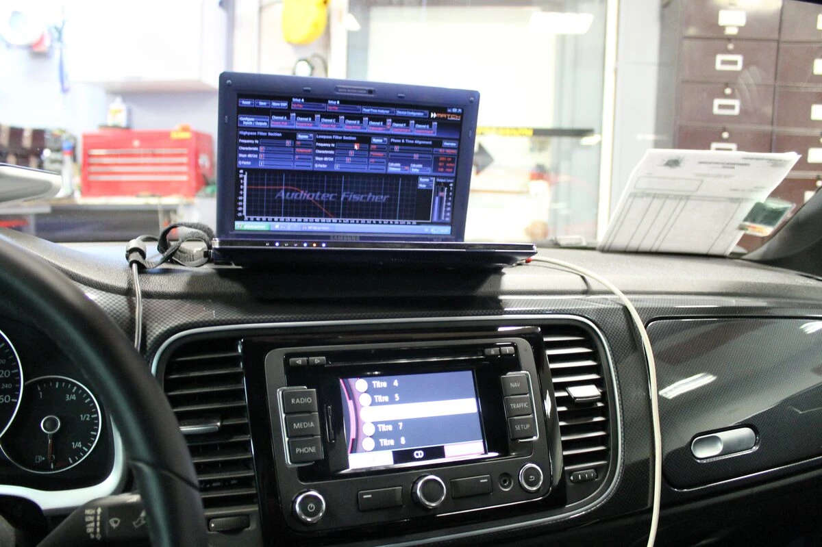 Volkswagen Beetle : ampli DSP Match, caisson et BLAM Live 165.85