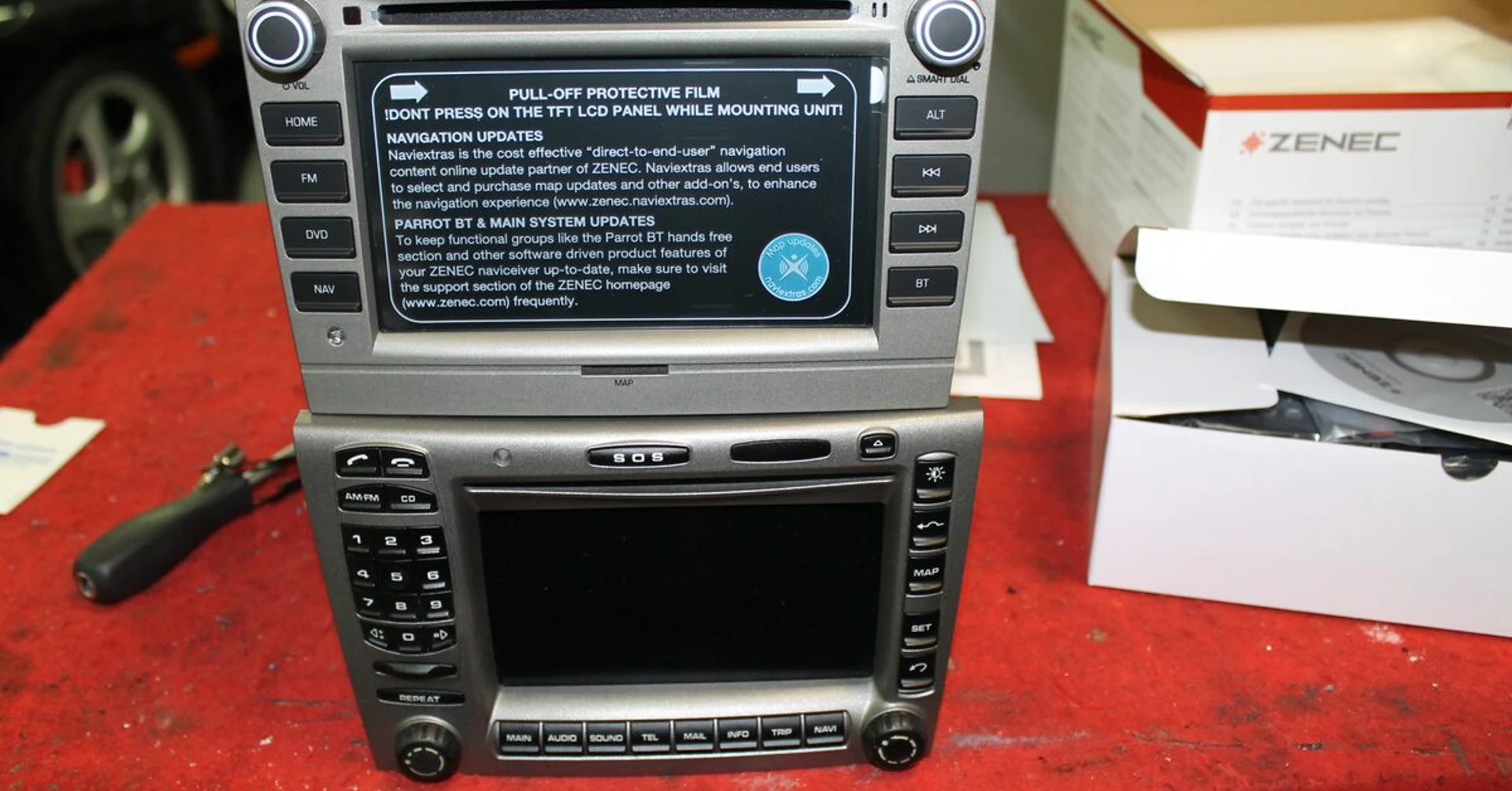 Porsche 997 Carrera : autoradio GPS Zenec