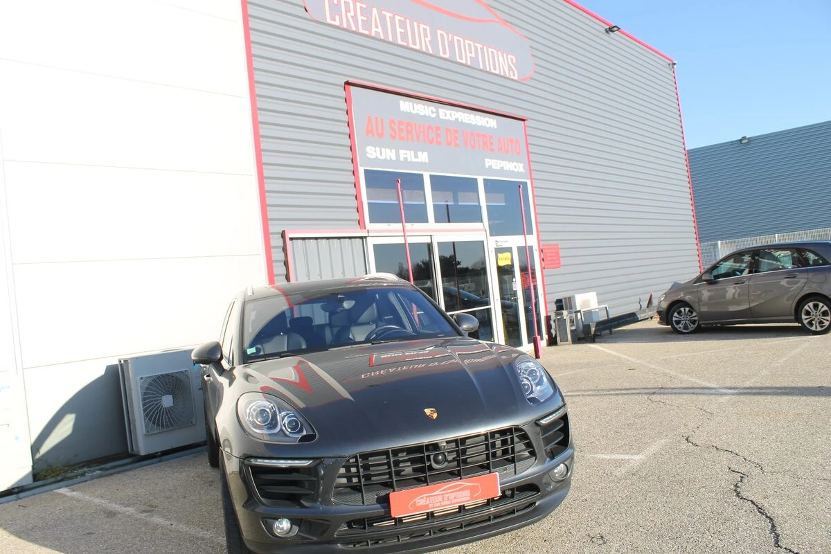 Porsche Macan : amplificateur BLAM RA704DSP Pro