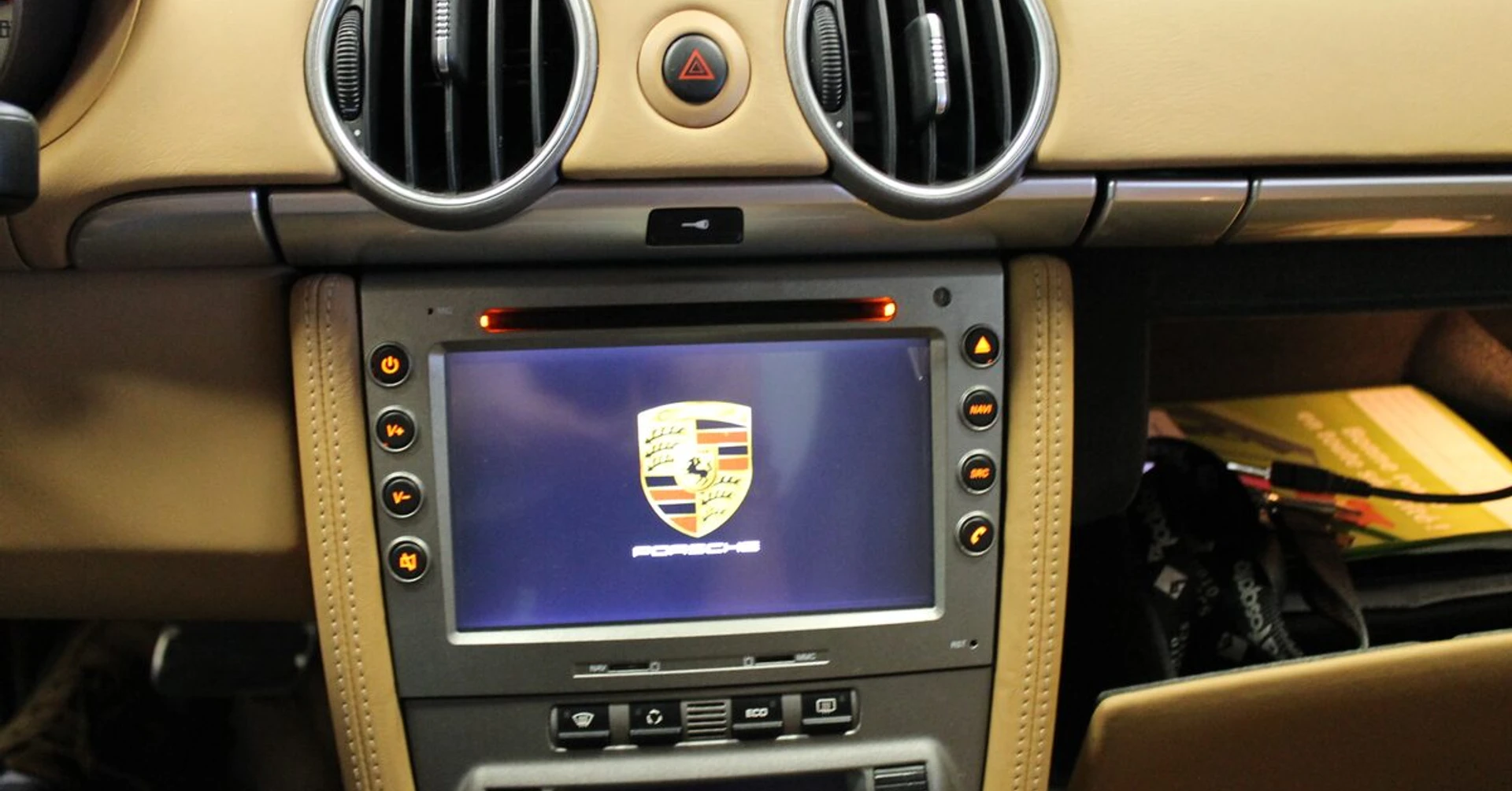 Porsche Cayman : autoradio GPS Europe et Bluetooth