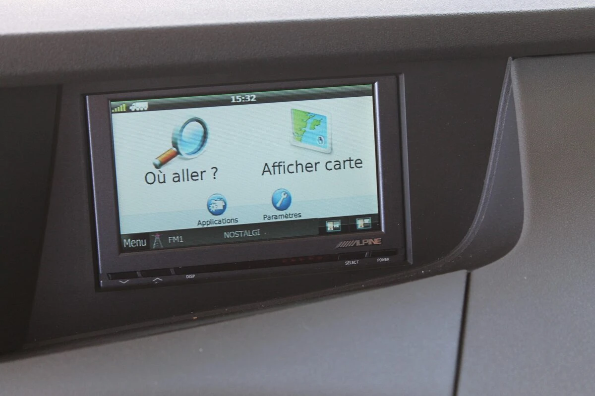 Camion Volvo 2017 : autoradio GPS Kenwood à cartographie poids lourd